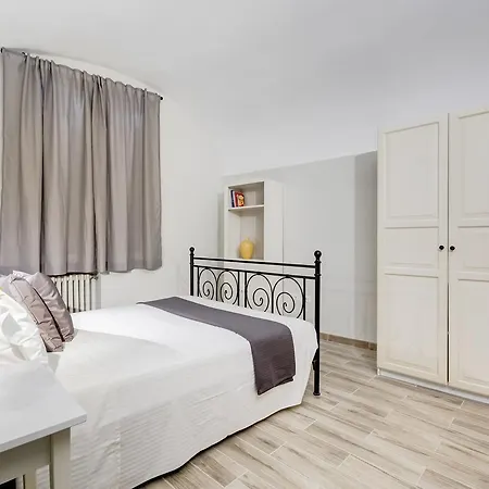Apartment Ludovico Muratori Rome